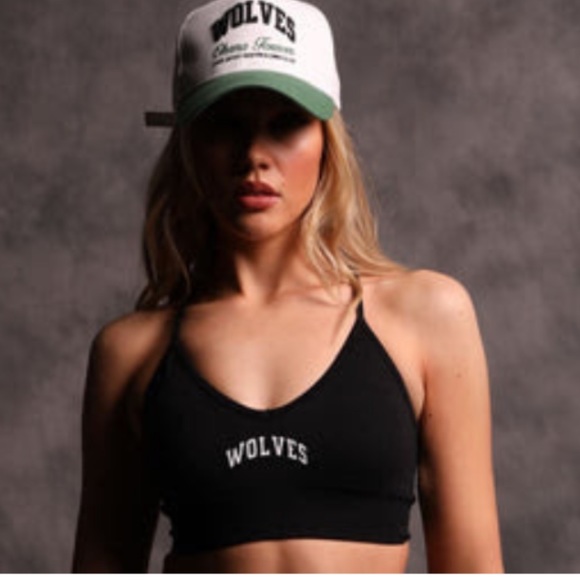 COPY - Darc Sport- SHE OUR LOYALTY SEAMLESS EVERSON SPORTS BRA IN BLACK - Picture 2 of 5